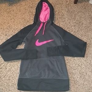 Like-new Nike Therma-Fit Sweatshirt